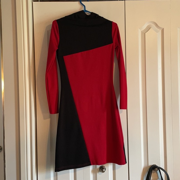 Knit dress red & black color blocking - Picture 3 of 4